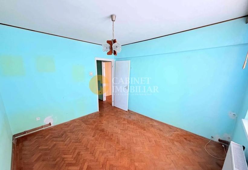 Apartament cu 2 camere semidecomandat în Piața Unirii