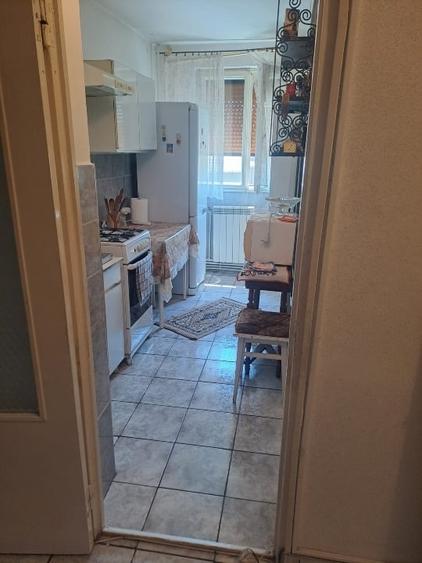 Apartament cu 2 camere decomandat, mobilat în Piața Centrală