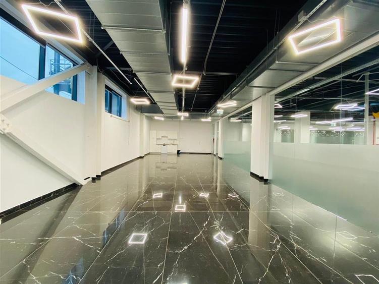 Spațiu comercial, de 500 mp, în Zona industrială