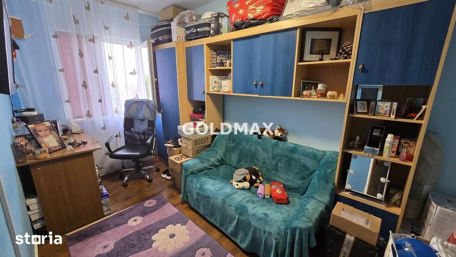 Apartament cu 3 camere semidecomandat în Trivale
