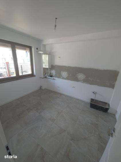 Casă cu 4 camere cu Teren 300 Mp în Domnești