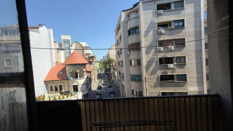 Apartament cu 2 camere decomandat în Cișmigiu
