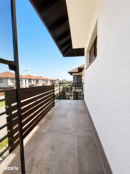 Casă cu 4 camere cu Teren 250 Mp în IAR