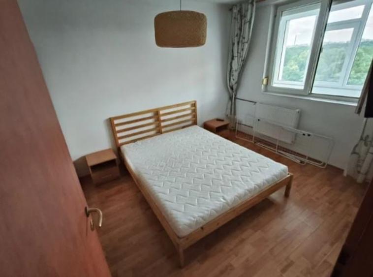 Apartament cu 2 camere semidecomandat, mobilat în Tineretului
