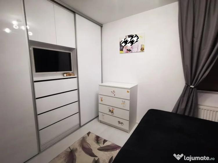 Apartament cu 2 camere semidecomandat în Fundeni