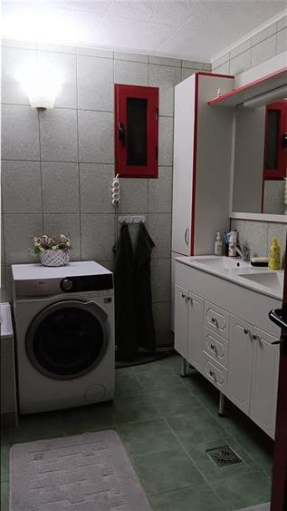 Casă individuală cu 5 camere cu Canalizare în Bârnova