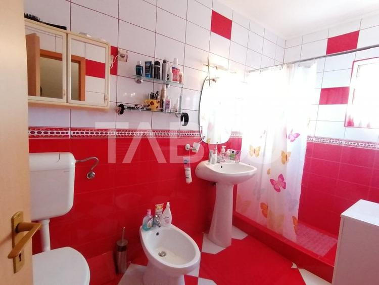 Casă individuală cu 6 camere cu Canalizare în Lupeni