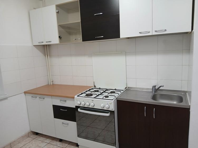 Apartament cu 2 camere decomandat în Nicolina