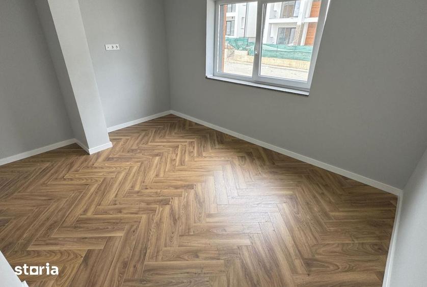 Apartament cu 3 camere decomandat în Cristian