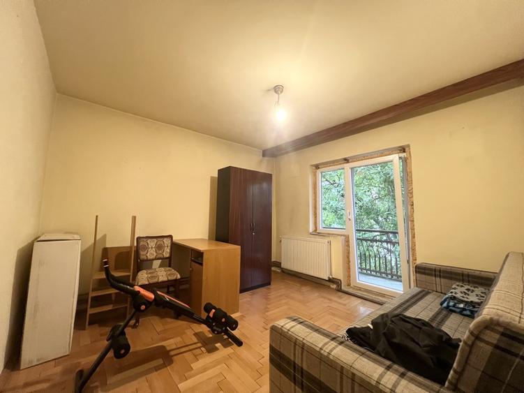 Apartament cu 3 camere, 72mp utili, etaj 2, decomandat - zona Lunei - 7