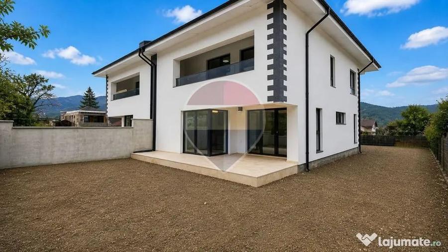 Casă cu 5 camere cu Teren 350 Mp în Bunloc