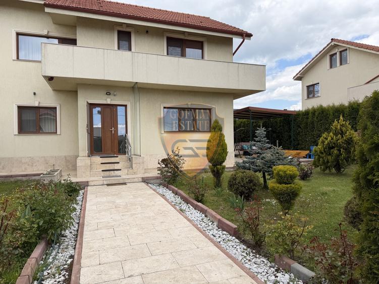 Casă individuală cu 4 camere cu Canalizare în Lumina
