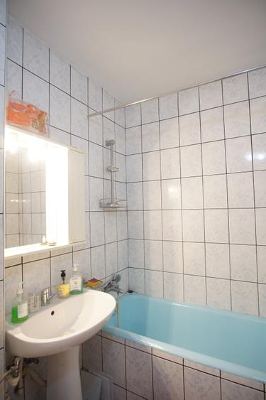 Apartament cu 2 camere semidecomandat în 1 Mai