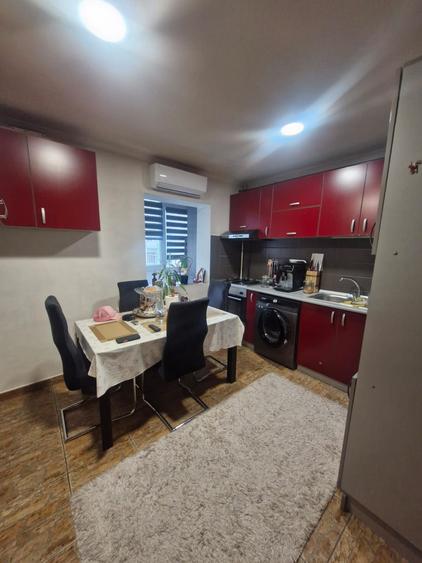 Apartament cu 3 camere decomandat, mobilat în Doamna Ghica