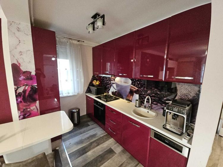 Inchiriez apartament 3 camere 70 mp , Giroc , zona Lidl/Penny 530 euro - 3
