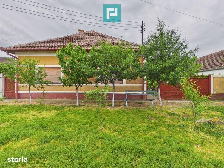 Casă cu 4 camere cu Canalizare în Semlac