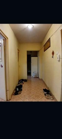 Apartament cu 3 camere semidecomandat în Veteranilor