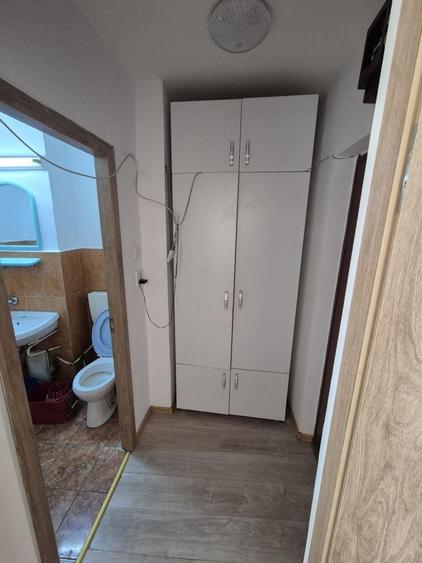 Garsonieră decomandată în Central