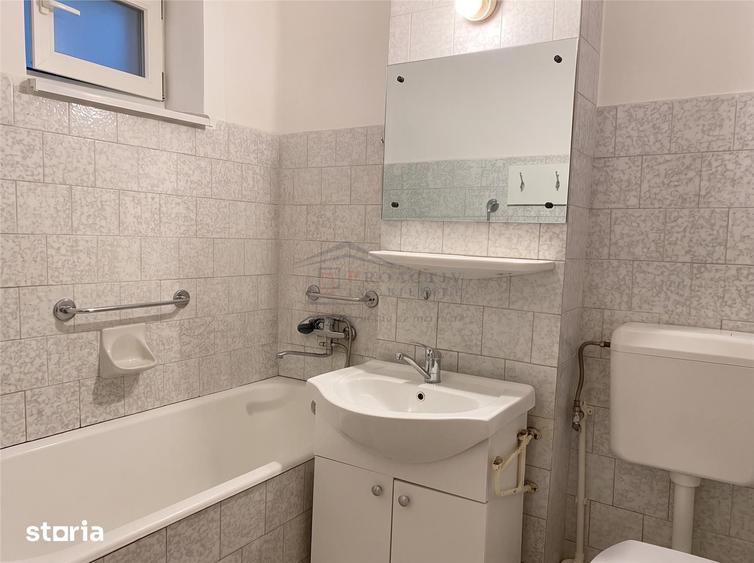 Apartament cu 3 camere decomandat în George Enescu