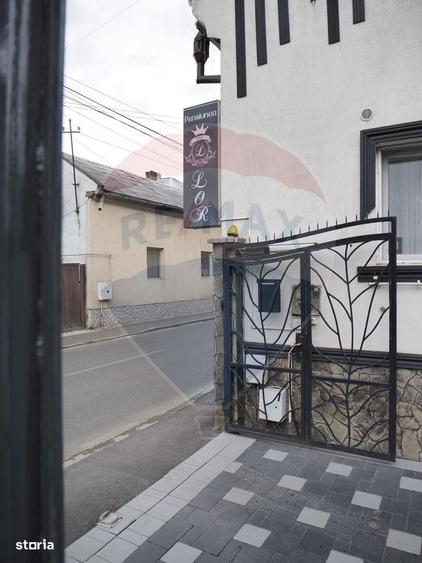 Casă cu 4 camere în Central