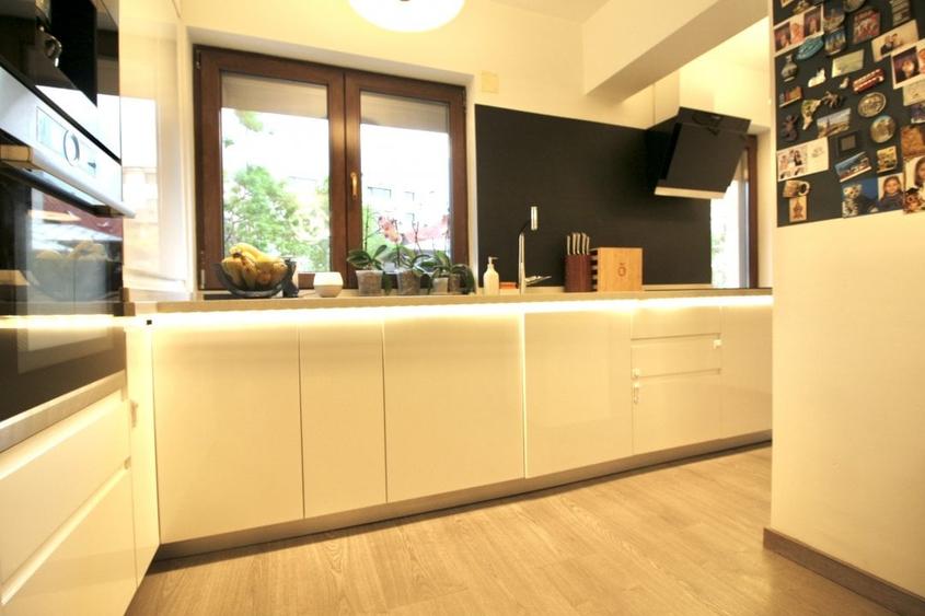Apartament cu 4 camere semidecomandat în Grădina Icoanei