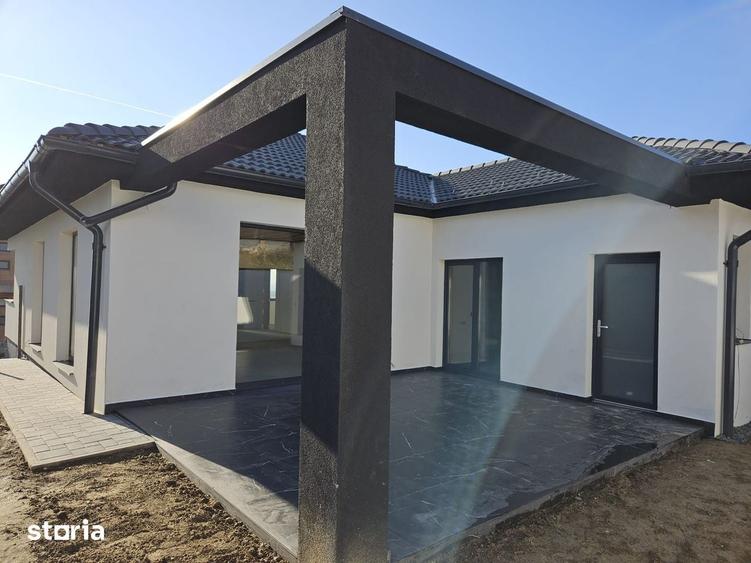 Casă cu 5 camere cu Teren 390 Mp în Șura Mare