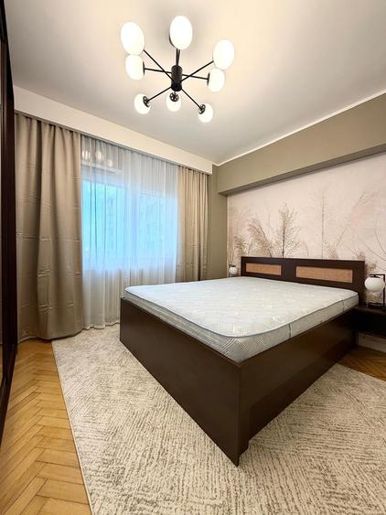 Apartament cu 4 camere decomandat în Floreasca