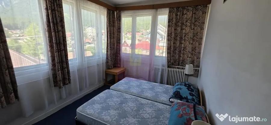 Casă cu 8 camere cu Teren 518 Mp în Central
