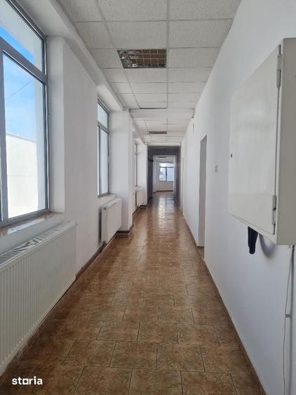 Spațiu comercial, de 350 mp, în Suseni