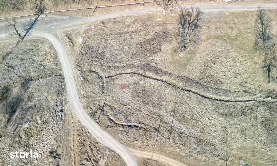 Teren de 1829 mp, în Cristian