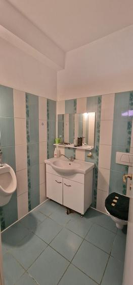 Casă individuală cu 5 camere cu Canalizare în Central