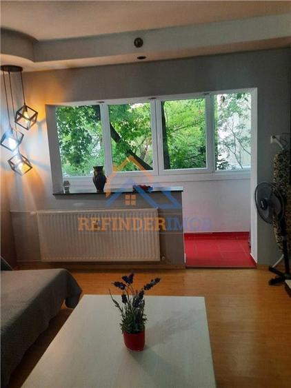 Apartament cu 2 camere semidecomandat, mobilat în Berceni