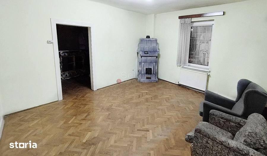 Casă cu 6 camere cu Teren 150 Mp în Brașovul Vechi