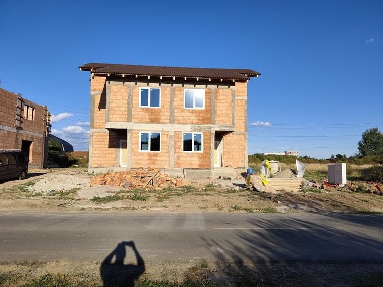 Casă cu 4 camere în Ghiroda