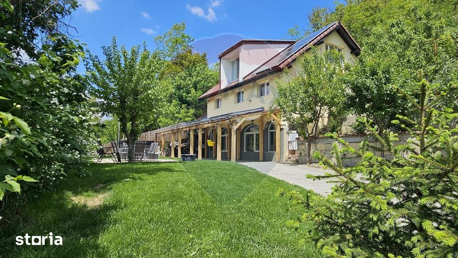 Casă cu 4 camere cu Teren 500 Mp în Central