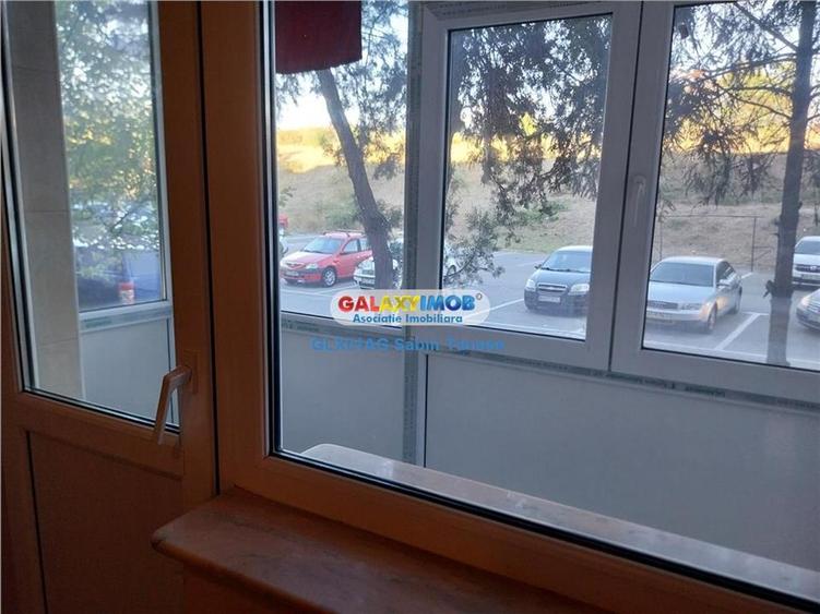 Apartament cu 3 camere decomandat, mobilat în Prundu