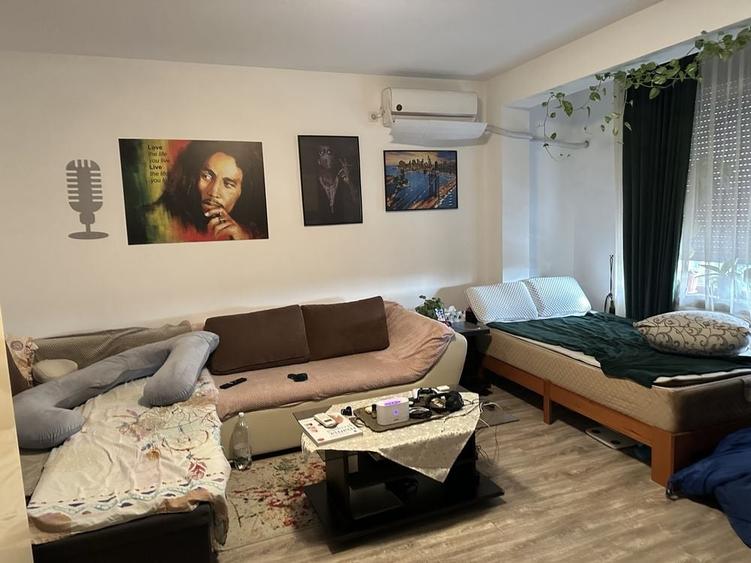Garsonieră decomandată în Central