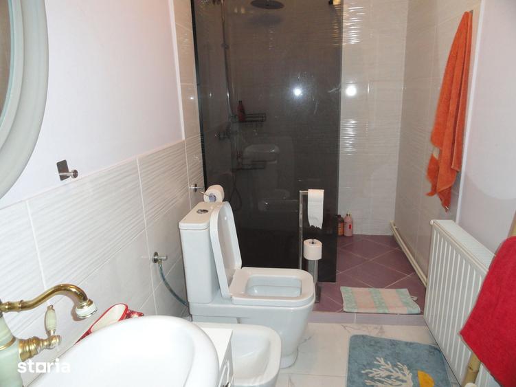 Casă cu 4 camere cu Teren 313 Mp în Central