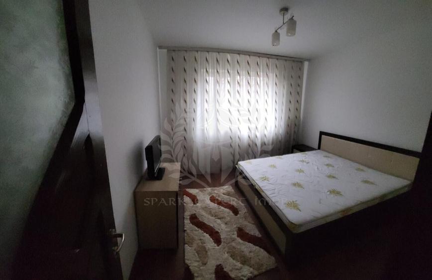 Apartament cu 3 camere decomandat, mobilat în Republicii