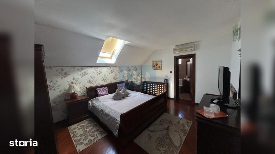 Casă cu 8 camere cu Teren 448 Mp în Central