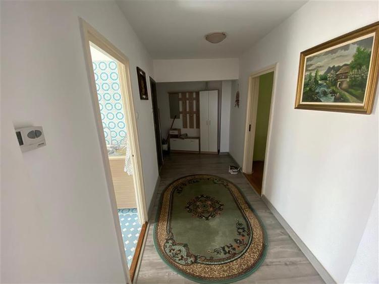 Apartament cu 2 camere decomandat în 7 Noiembrie