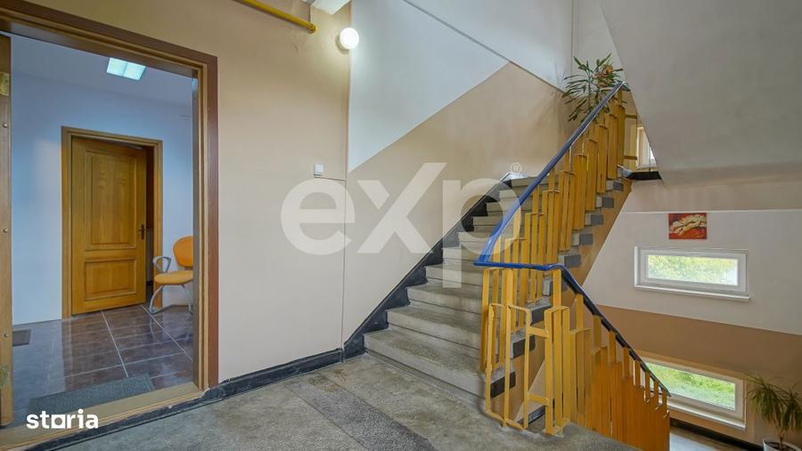 Apartament cu 5 camere decomandat în Astra