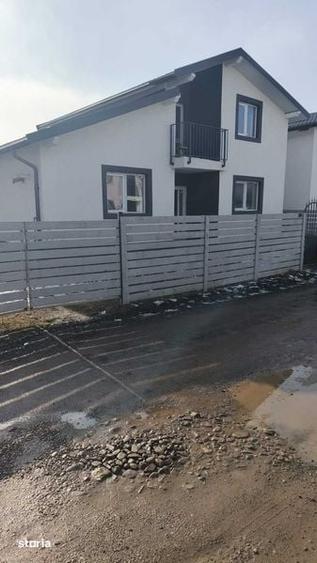 Casă cu 4 camere cu Teren 170 Mp în Central