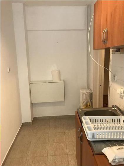 Garsonieră decomandată, mobilată în Universitate