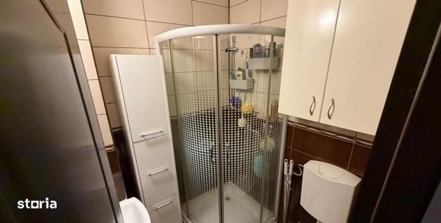 Apartament cu 3 camere decomandat în Vitan