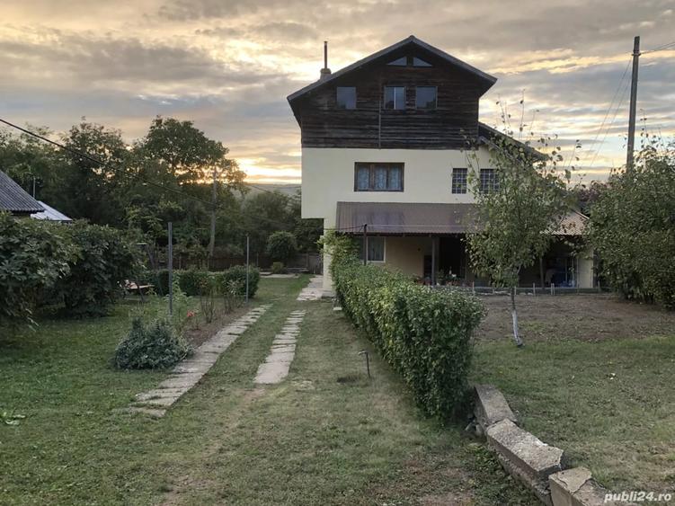 Casă cu Teren 2800 Mp în Central