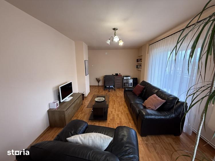 Apartament cu 3 camere în Uric