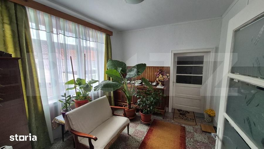 Casa 4 dormitoare, 220 mp, teren 500 mp, zona Titulescu - 7