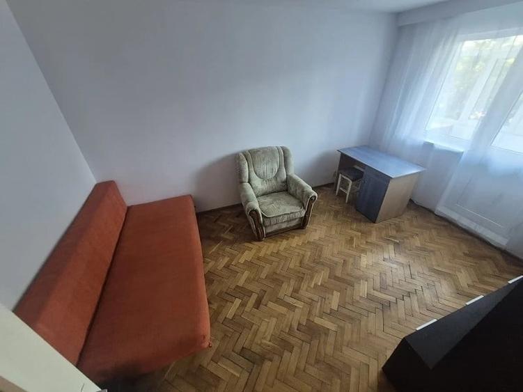 Apartament cu 2 camere decomandat în Milcov