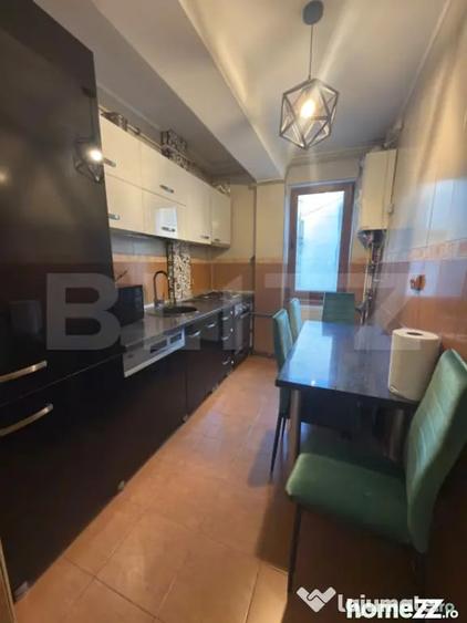 Apartament cu 3 camere decomandat în Democrației